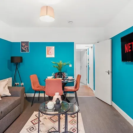 Stylish 2 Bed Sleeps 6 - Private Terrace Apartman Bristol